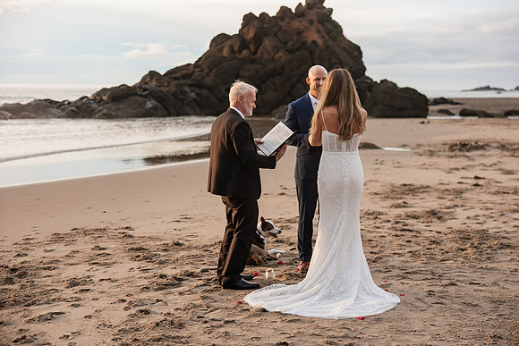 Jillian-Peter-Depoe-Bay-Oregon-Elopement-photos-5