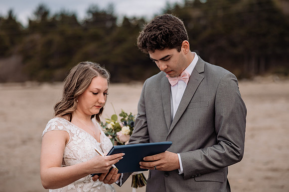 Eric-Kylee-Fishing-Rock-Elopement-Depoe-Bay-0regon-Photos-4723