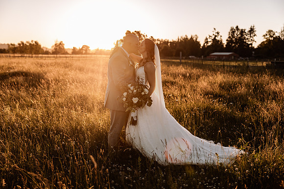 Chris-Victoria-Wedding-Photos-2022-Oregon-PORTRAITS (7)