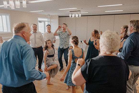 Marcus-Lori-Chinook-Winds-Seafood-Grille-Lincoln-City-Oregon-Wedding-Photos (404 of 477)