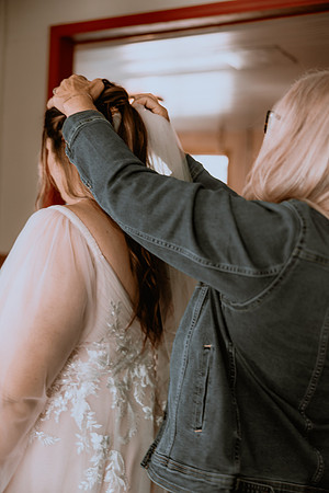 DYLAN-CLAIRE-WEDDING-GETTING-READY-24