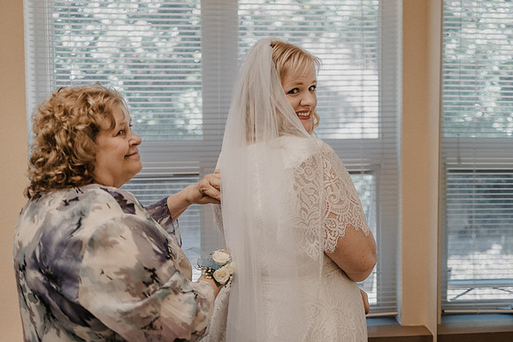 Marcus-Lori-Chinook-Winds-Seafood-Grille-Lincoln-City-Oregon-Wedding-Photos (28 of 477)
