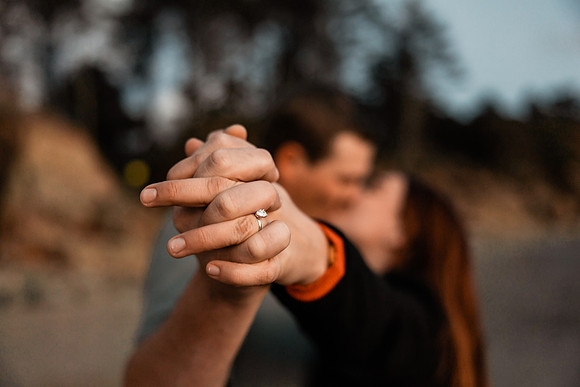 cole-jenn-suprise-proposal-otter-crest-beach-depoe-bay-oregon-photos-0130