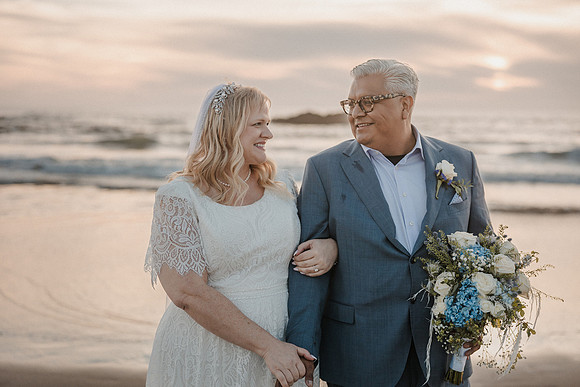 Marcus-Lori-Chinook-Winds-Seafood-Grille-Lincoln-City-Oregon-Wedding-Photos (422 of 477)