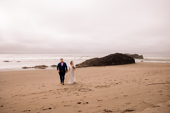 Joe-inn-at-spanish-head-lincoln-city-oregon-wedding-82