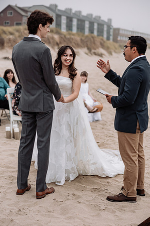 Nate-Bella-Lincoln-City-Oregon-Intimate-Beach-Wedding-Photo-10