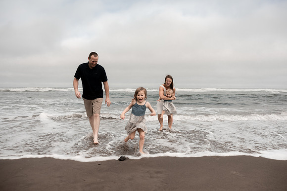 Family-Photos-2024-Lincoln-City-Oregon--40