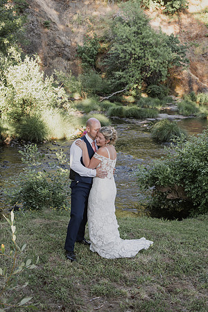 Derrick-Kenzie-Navarra-Gardens-Willamina-Oregon-Wedding-Photos (335 of 436)