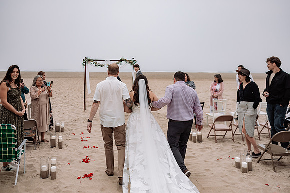 Nate-Bella-Lincoln-City-Oregon-Intimate-Beach-Wedding-Photo-6