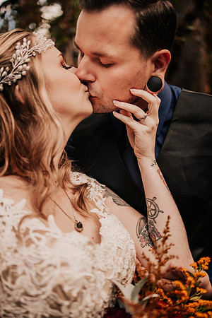 Autumn-Brad-Fall-Eugene-Oregon-Hendricks-Park-Elopement-Wedding-Photos-0374