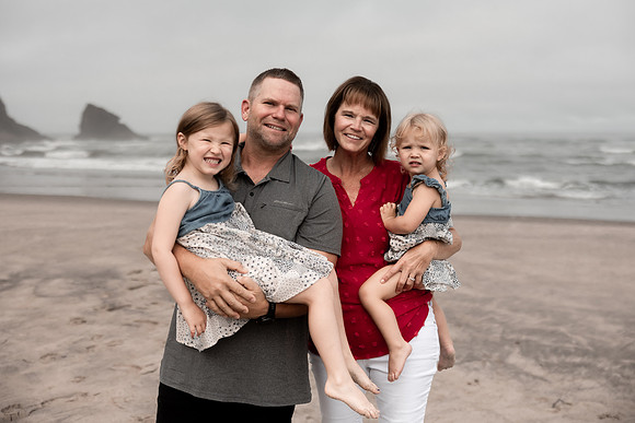 Family-Photos-2024-Lincoln-City-Oregon--25