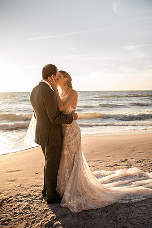 Bennett-Tamra-Sunset-Beach-House-Wedding-Saint-Peterburg-Florida-2021-2-11