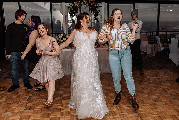 Jeff-April-Inn-Spanish-Head-Lincoln-City-oregon-Wedding-2022 (384 of 299)