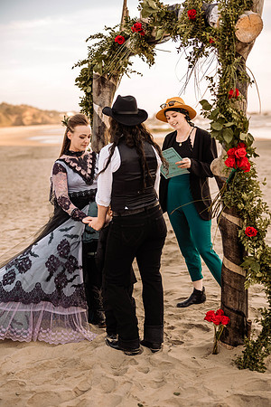 Teal-Jocelyn-Seal-Rock-Elopement-3458