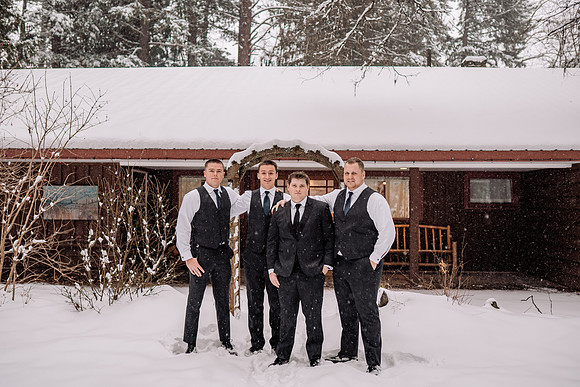 Tyler-Brittani-Lake-Priest-Idaho-Winter-Snow-Wedding-2021-02725