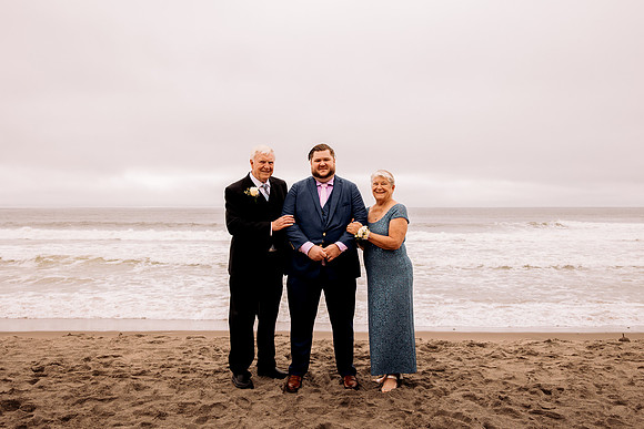 Joe-inn-at-spanish-head-lincoln-city-oregon-wedding-45