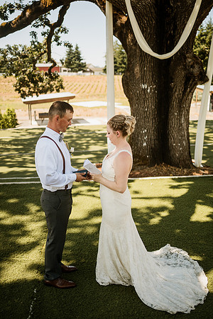Brad-Jessica-Redland-Family-Farm-Oregon-City-Wedding-Photos-3525