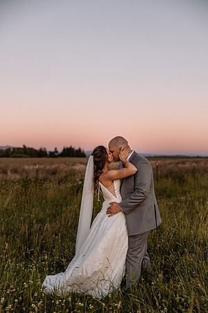 Chris-Victoria-Wedding-Photos-2022-Oregon-PORTRAITS (89)