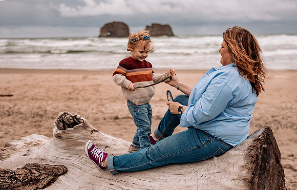 Katy-Family-Photos-2024-Rockaway-Oregon (20 of 38)