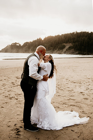 Kacey-Short-Sand-Beach-Tillamook-Oregon-Elopement (25 of 128)