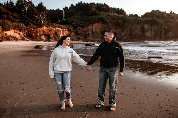 Mike-Heather-Depoe-Bay-Oregon-Anniversary-Photos (40 of 71)