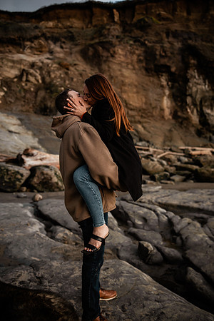 cole-jenn-suprise-proposal-otter-crest-beach-depoe-bay-oregon-photos-9855