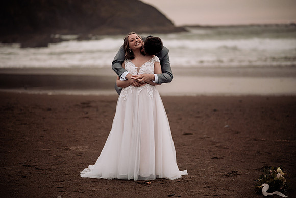 Eric-Kylee-Orona-Lincoln-City-Fogarty-creek-Oregon-Couples-Photos-9403