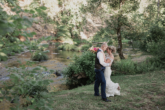 Derrick-Kenzie-Navarra-Gardens-Willamina-Oregon-Wedding-Photos (297 of 436)