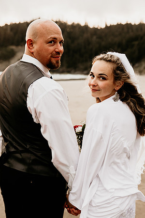 Kacey-Short-Sand-Beach-Tillamook-Oregon-Elopement (63 of 128)
