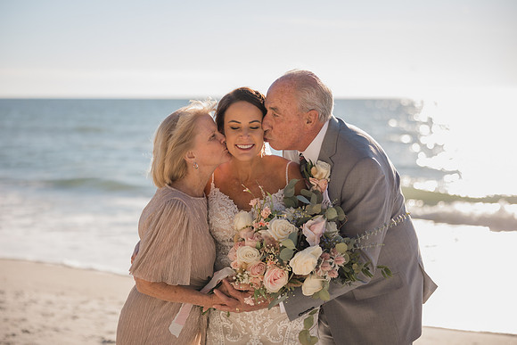 Bennett-Tamra-Sunset-Beach-House-Wedding-Saint-Peterburg-Florida-2021-7092