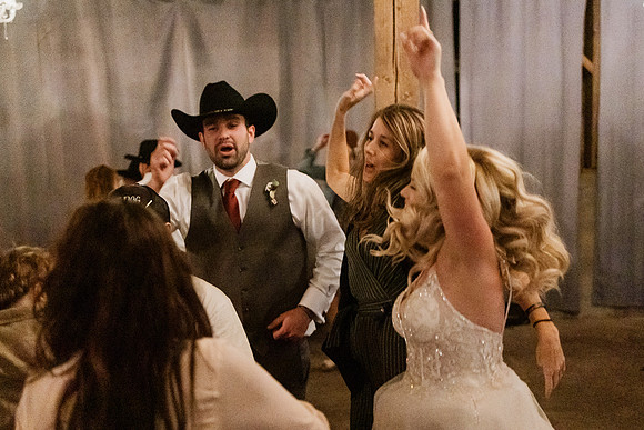 Gage-Mckayla-Adeline-Farm-Wedding-Photos-2021-1217