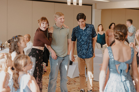 Marcus-Lori-Chinook-Winds-Seafood-Grille-Lincoln-City-Oregon-Wedding-Photos (363 of 477)