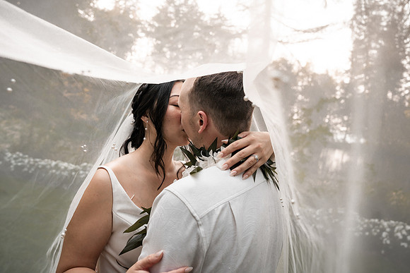 Ryan-Lynsie-Bridal-Veil-Lakes-Portland-Oregon-Weddingg-140