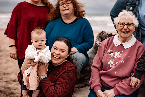 Katy-Family-Photos-2024-Rockaway-Oregon (12 of 38)