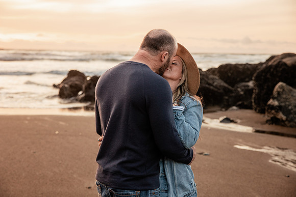 Stuart-Monique-Lincoln-City-Fogarty-creek-Oregon-Couples-Photos-2892