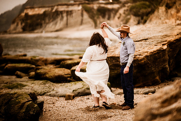 Trevyn-Ky-Otter-Crest-Devils-Punchbowl-Depoe-Bay-Oregon-Elopement-Photos-9875