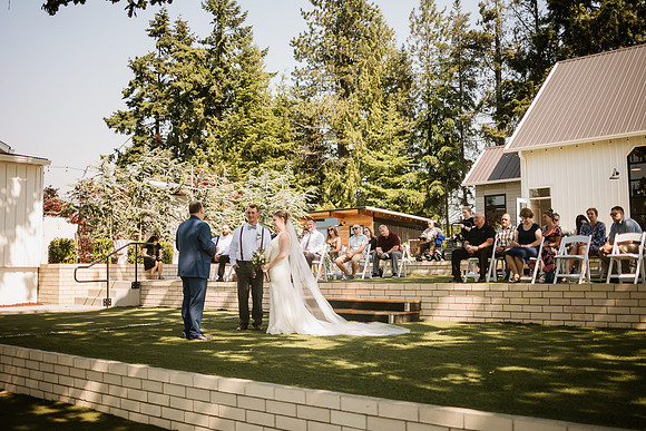 Brad-Jessica-Redland-Family-Farm-Oregon-City-Wedding-Photos-4004