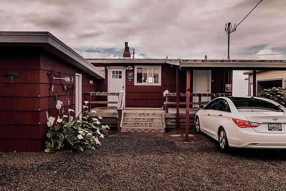 Annie-Ryan-Lincoln-city-roads-end-park-oregon-elopement-photos-1