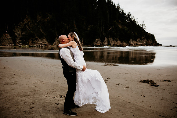 Kacey-Short-Sand-Beach-Tillamook-Oregon-Elopement (102 of 128)