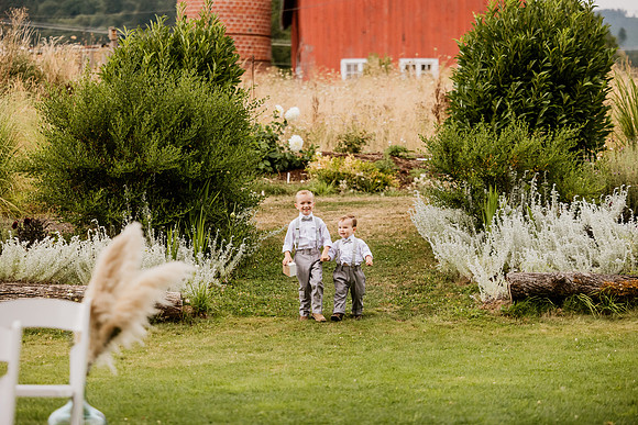 Gage-Mckayla-Adeline-Farm-Wedding-Photos-2021-9031
