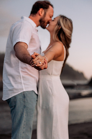 Kannon-Ashley-Surpise-Proposal-Rock-Neskowin-Oregon-Photos (96 of 94)