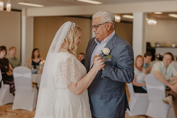 Marcus-Lori-Chinook-Winds-Seafood-Grille-Lincoln-City-Oregon-Wedding-Photos (297 of 477)