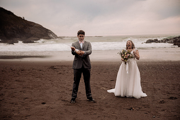 Eric-Kylee-Orona-Lincoln-City-Fogarty-creek-Oregon-Couples-Photos-5207