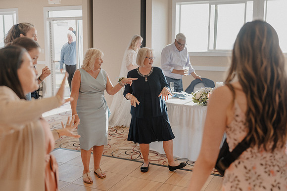 Marcus-Lori-Chinook-Winds-Seafood-Grille-Lincoln-City-Oregon-Wedding-Photos (354 of 477)
