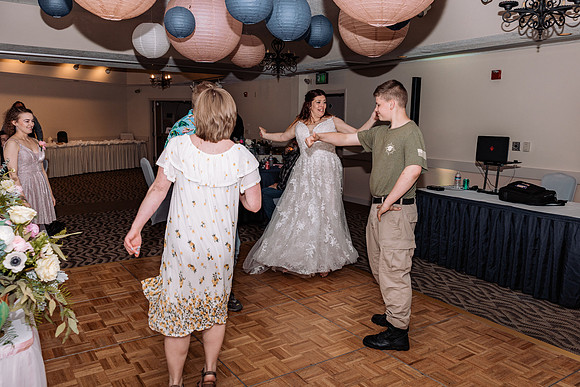 Jeff-April-Inn-Spanish-Head-Lincoln-City-oregon-Wedding-2022 (297 of 299)