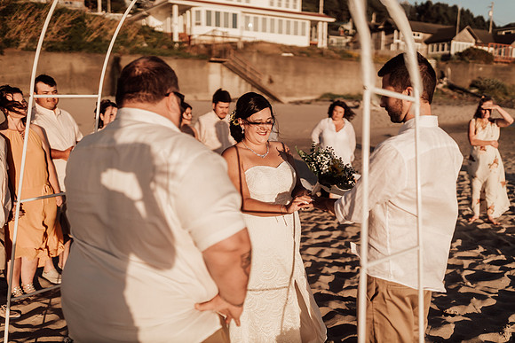 Anthony-Drayann-roadsend-lincoln-city-oregon-elopement-photos-7317