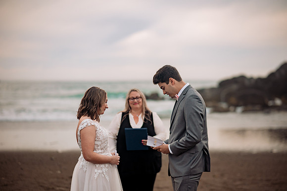 Eric-Kylee-Fishing-Rock-Elopement-Depoe-Bay-0regon-Photos-9238