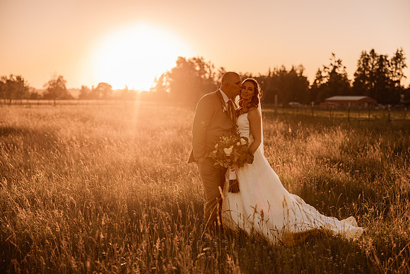 Chris-Victoria-Wedding-Photos-2022-Oregon-PORTRAITS (25)