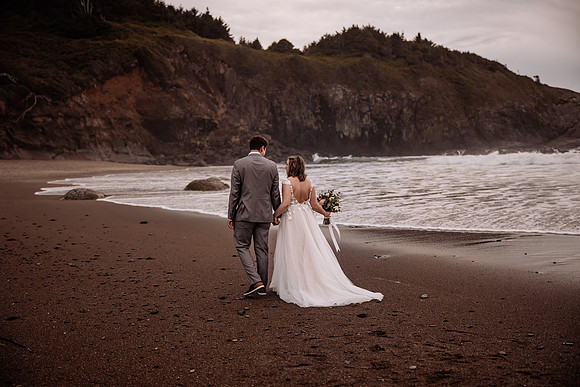 Eric-Kylee-Orona-Lincoln-City-Fogarty-creek-Oregon-Couples-Photos-4999