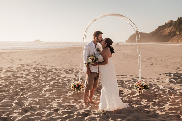Anthony-Drayann-roadsend-lincoln-city-oregon-elopement-photos-7345